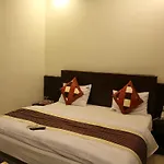 OYO 5987 Seven Seas Inn